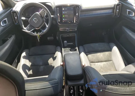 2022 Volvo Xc40 P8 Recharge Plus z USA, uszkodzony, nr VIN YV4ED3UR2N2716783